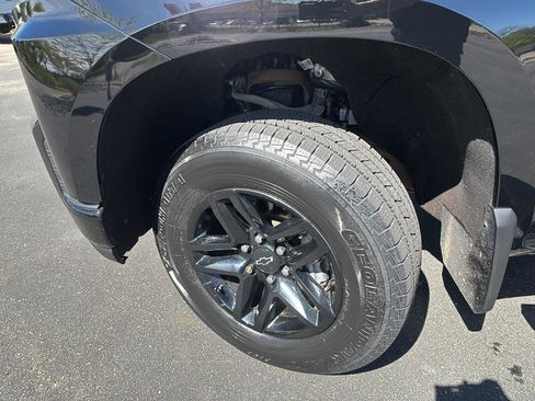 Used 2021 Chevrolet Silverado 1500 Custom Trail Boss AWD/4WD image 5