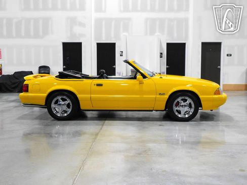 Used 1993 Ford Mustang LX image 18