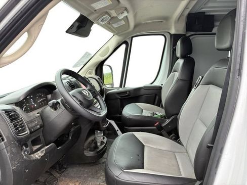 Used 2025 RAM ProMaster 2500 w/ Convenience Group FWD image 10