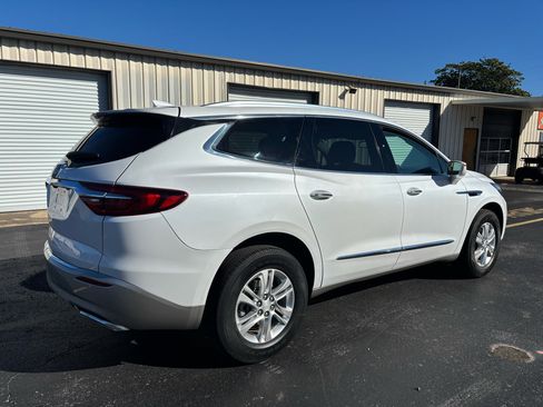 Used 2020 Buick Enclave Essence w/ Sound and Sites Package image 11