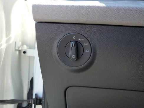 Certified 2023 Volkswagen Taos S FWD image 28