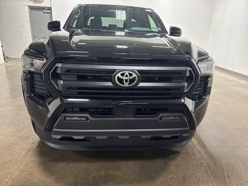 New 2025 Toyota Tacoma SR5 image 8