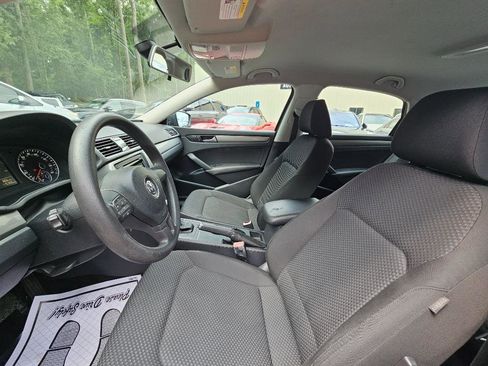 Used 2013 Volkswagen Passat S image 19