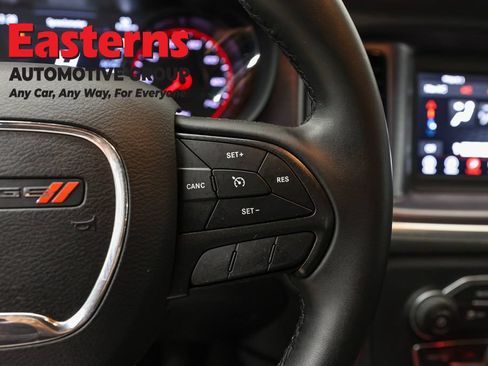 Used 2018 Dodge Charger SXT w/ Blacktop Package RWD image 15