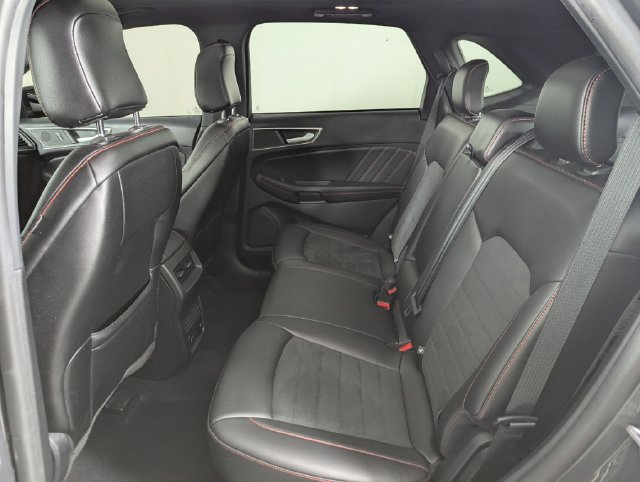 Used 2021 Ford Edge ST-Line AWD/4WD image 16