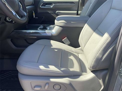 New 2026 Chevrolet Silverado 2500 LTZ w/ LTZ Premium Package image 11