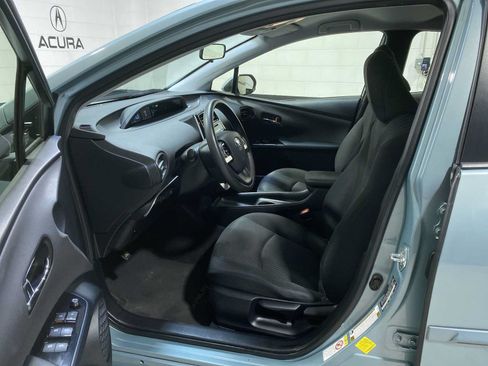 Used 2016 Toyota Prius Two FWD image 2