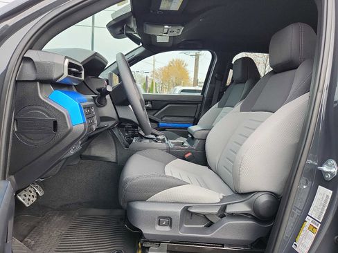 Used 2025 Toyota Tacoma TRD Sport image 13