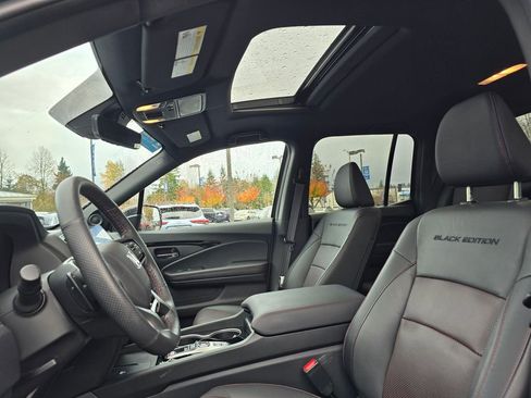 Certified 2024 Honda Ridgeline Black Edition image 13