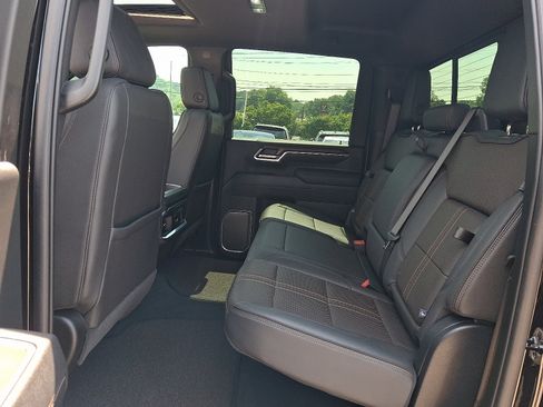 Certified 2025 Chevrolet Silverado 2500 High Country w/ High Country Premium Package AWD/4WD image 10