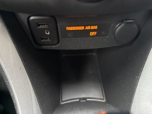 Used 2022 Chevrolet Trax LT w/ LT Convenience Package image 24