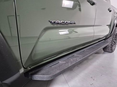 Certified 2022 Toyota Tacoma TRD Off-Road w/ Technology Package AWD/4WD image 12