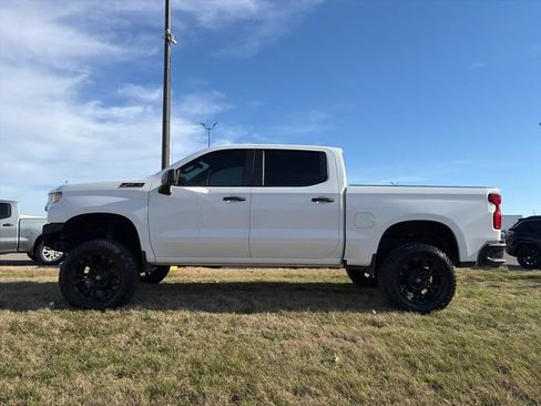 Used 2020 Chevrolet Silverado 1500 Custom Trail Boss w/ Custom Convenience Package AWD/4WD image 3