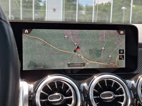 Certified 2023 Mercedes-Benz GLB 250 4MATIC image 18