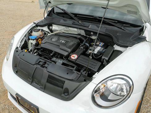 Used 2018 Volkswagen Beetle 2.0T S FWD image 38