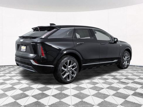 Used 2025 Cadillac Optiq Luxury 2 w/ LPO, Floor Liner Package AWD/4WD image 20