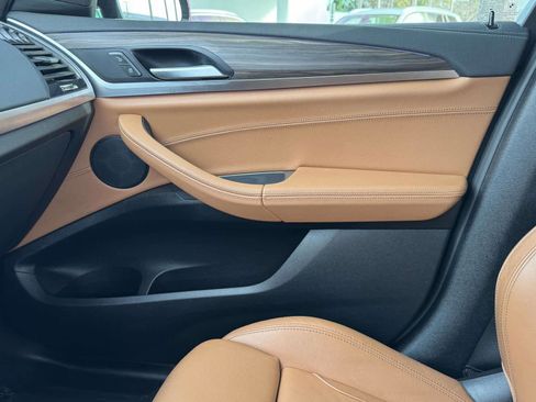 Certified 2021 BMW X4 M40i w/ Executive Package image 22