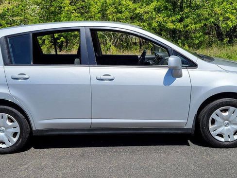 Used 2011 Nissan Versa 1.8 S w/ Plus Pkg image 1