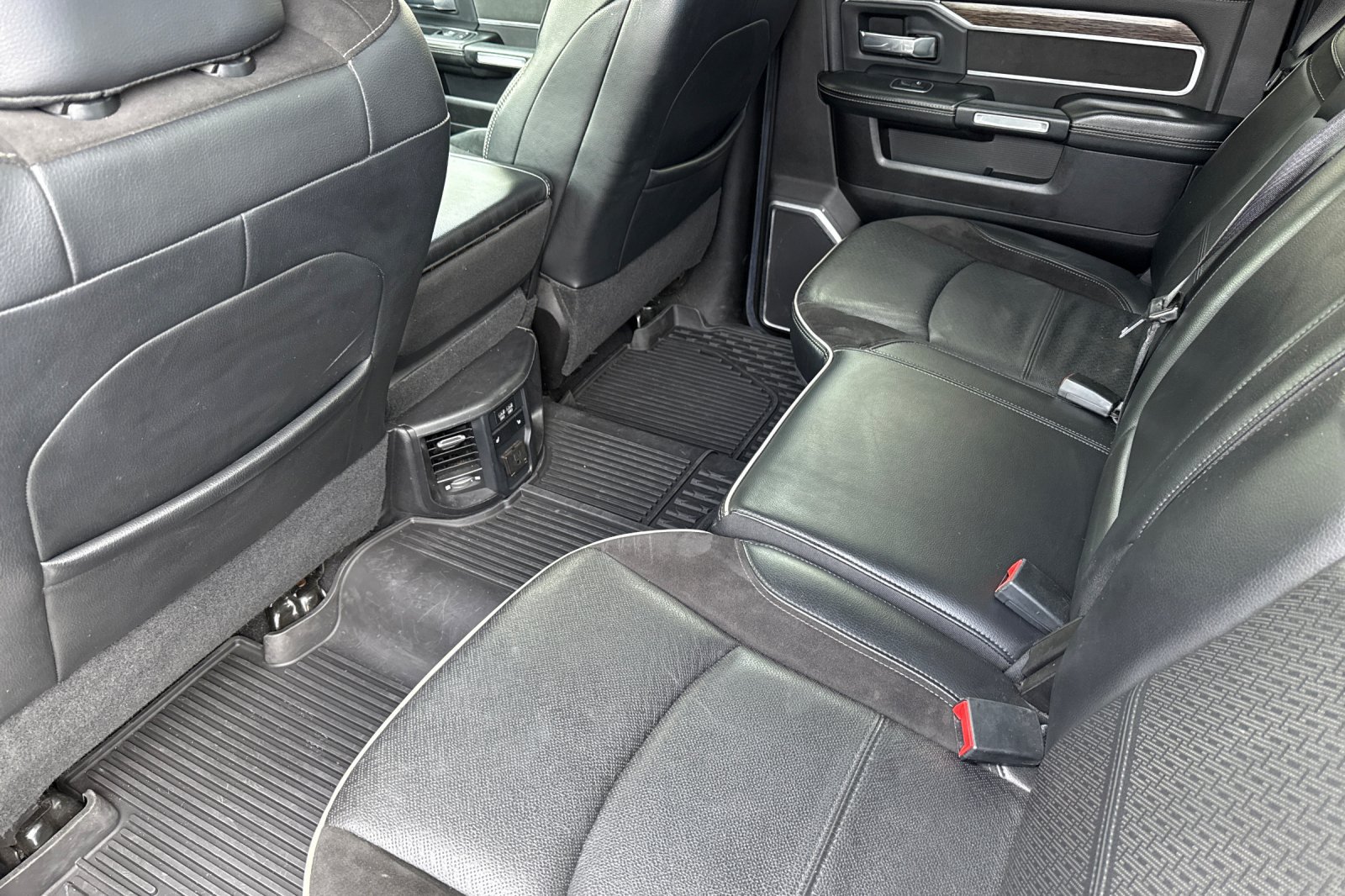 Used 2019 RAM 2500 Laramie AWD/4WD image 12