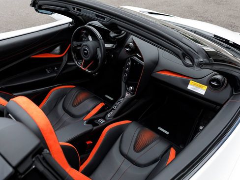 Used 2024 McLaren 750S Spider RWD image 64