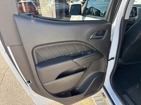 Used 2021 GMC Canyon Denali image 12