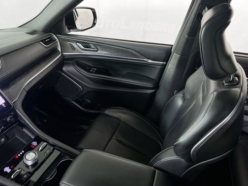 Used 2023 Jeep Grand Cherokee Overland w/ Luxury Tech Group IV image 25