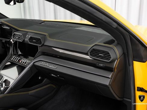 Used 2023 Lamborghini Urus S image 45