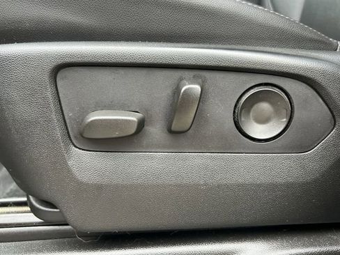 Used 2021 Chevrolet Tahoe Z71 image 25