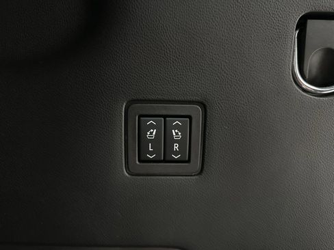 Used 2022 Chevrolet Traverse High Country image 47