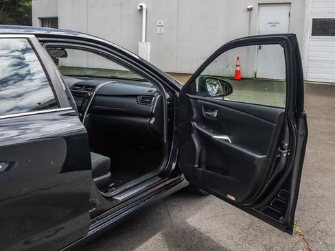 Used 2015 Toyota Camry LE FWD image 15