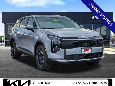 New 2026 Kia Sportage S image 2