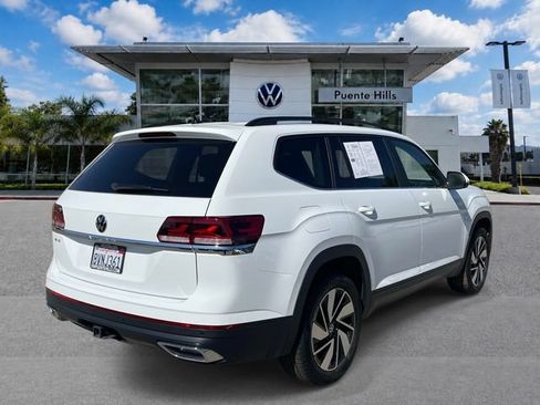 Used 2021 Volkswagen Atlas SE w/ Panoramic Sunroof Package FWD image 4