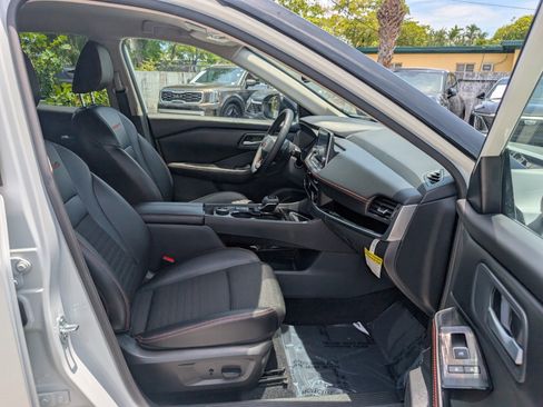 Certified 2025 Nissan Rogue SV w/ Rock Creek Premium Package AWD/4WD image 17