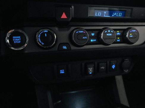 Used 2021 Toyota Tacoma TRD Off-Road AWD/4WD image 17