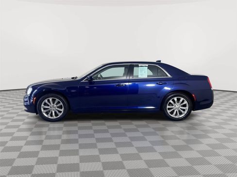 Used 2017 Chrysler 300 Limited AWD/4WD image 4