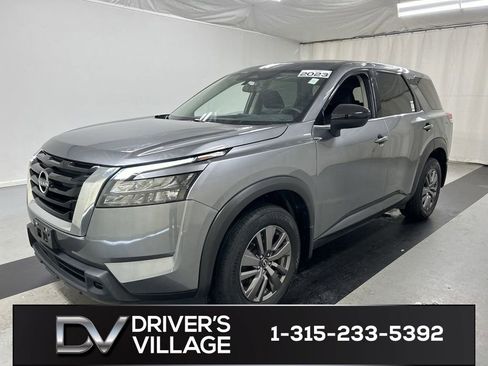 Used 2023 Nissan Pathfinder S AWD/4WD image 5