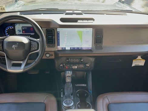 Used 2022 Ford Bronco Outer Banks image 19