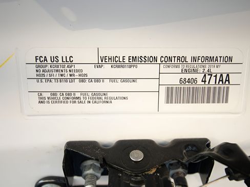 Used 2019 Jeep Cherokee Latitude w/ Popular Appearance Group image 17