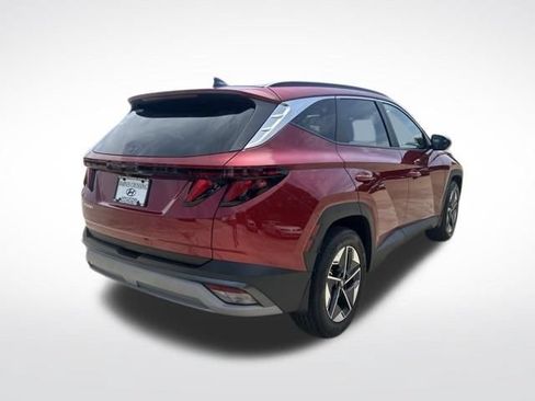 Used 2025 Hyundai Tucson SEL FWD image 3