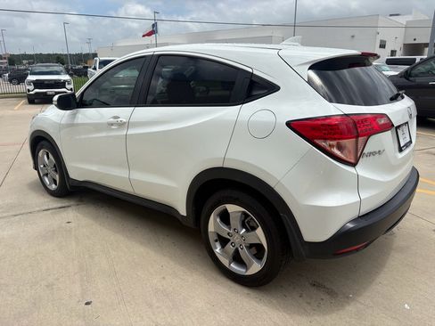 Certified 2017 Honda HR-V EX image 6