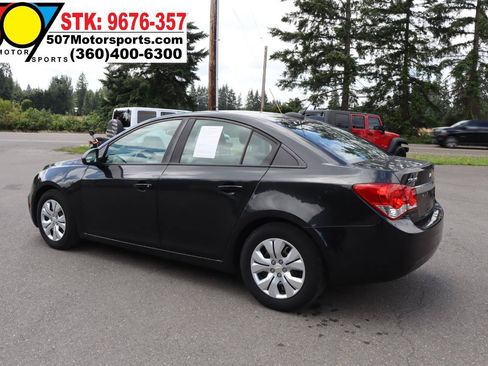 Used 2015 Chevrolet Cruze LS FWD image 8