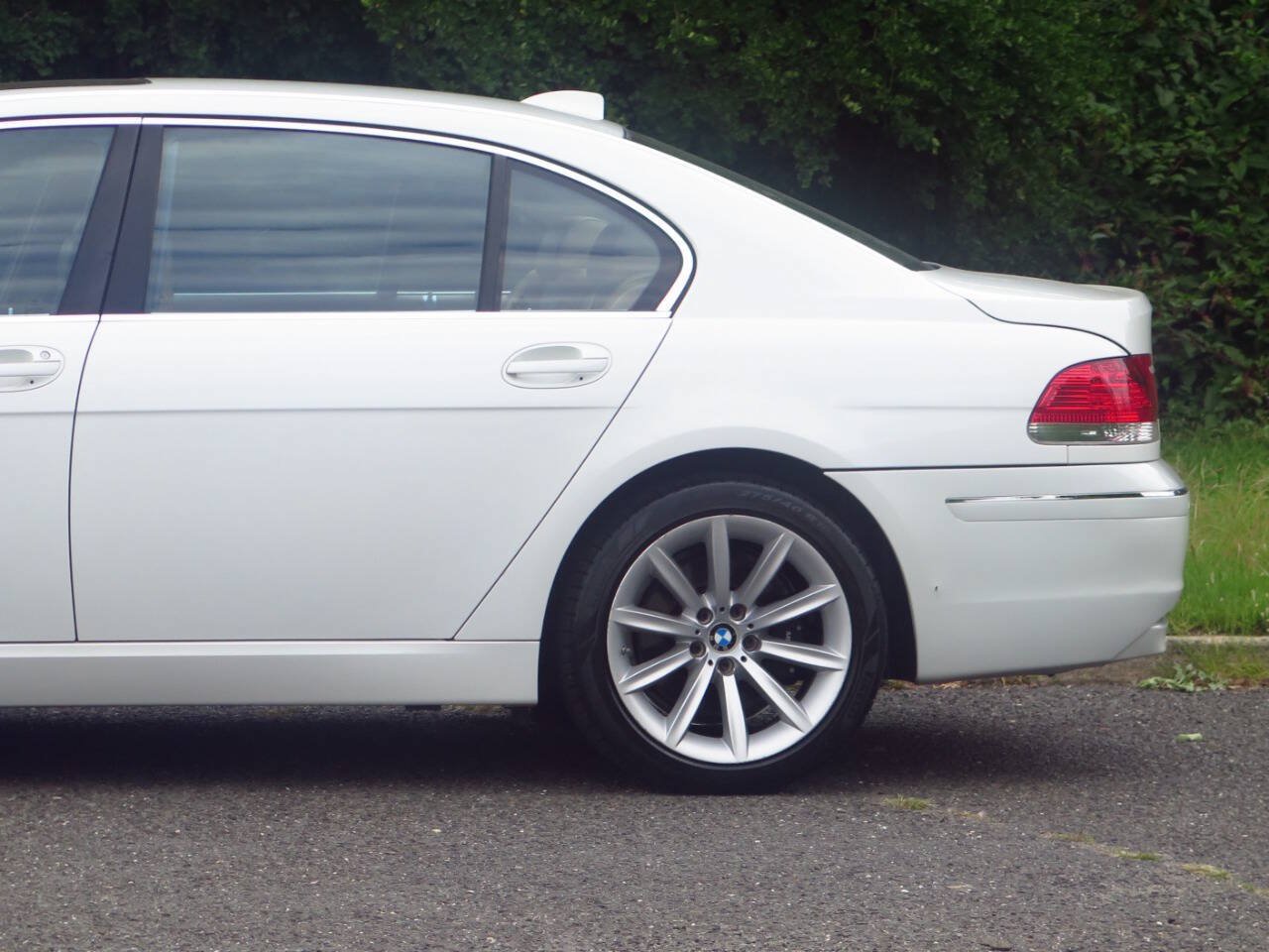 Used 2007 BMW 750Li RWD image 30