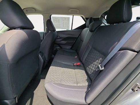 Used 2021 Nissan Kicks SV FWD image 13