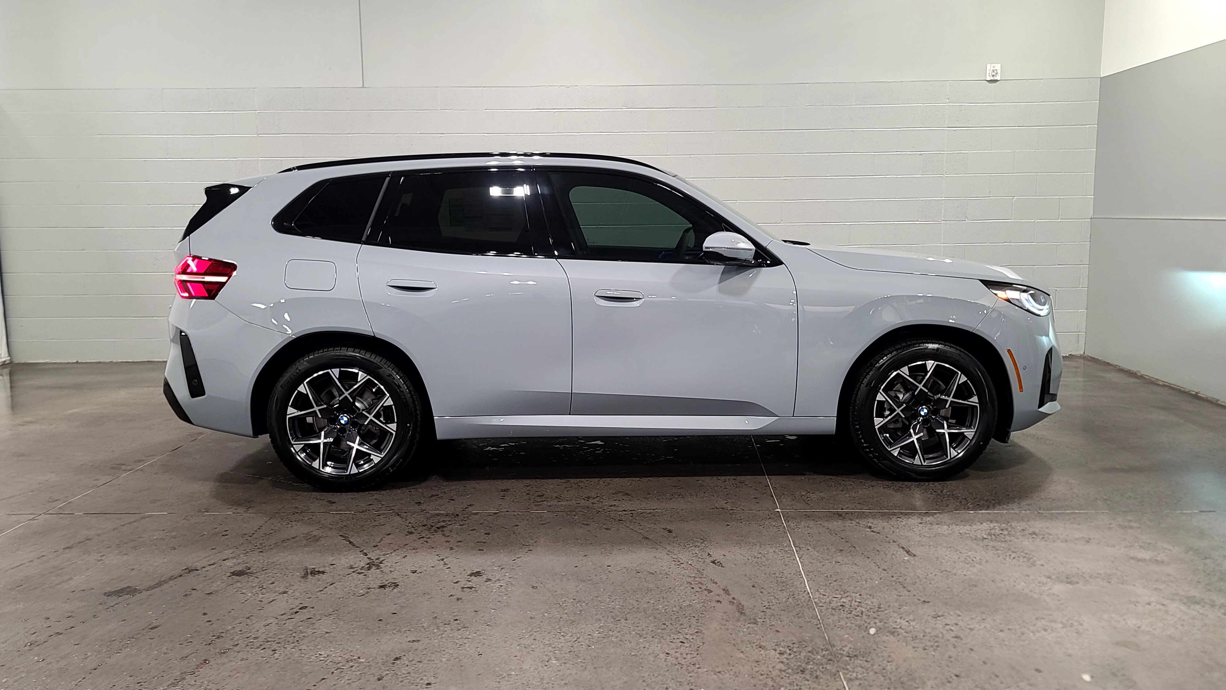Used 2026 BMW X3 xDrive30i w/ M Sport Package AWD/4WD image 9