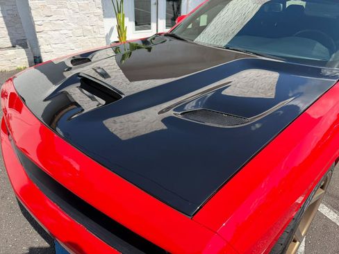 Used 2018 Dodge Challenger SXT RWD image 6