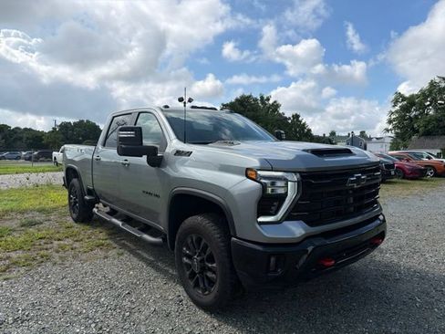 Used 2025 Chevrolet Silverado 3500 LT w/ Trail Boss Package AWD/4WD image 3