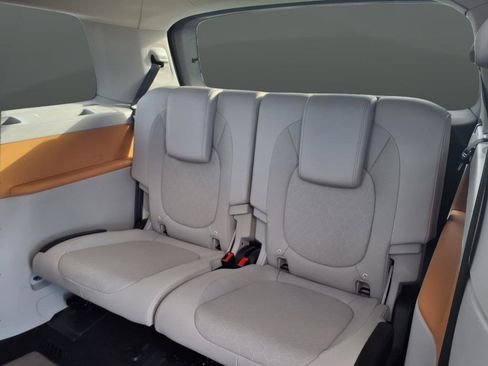 New 2025 Volkswagen ID. Buzz 1st Edition image 12