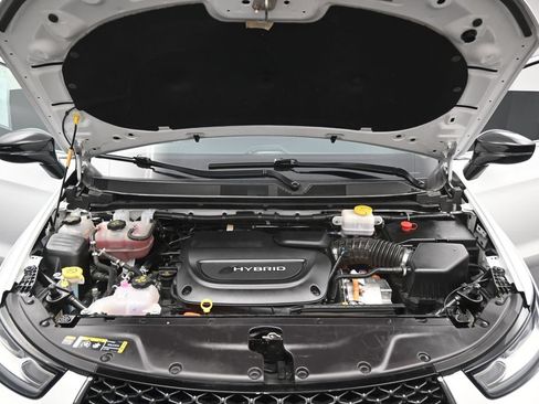 Used 2024 Chrysler Pacifica Limited FWD image 38