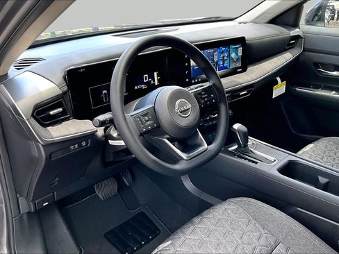 New 2026 Nissan Kicks SV w/ SV Premium Package FWD image 8