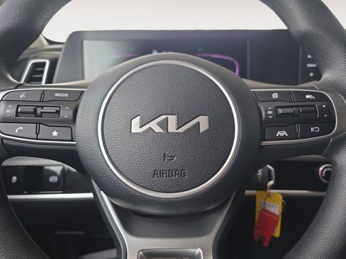 Certified 2023 Kia Sportage LX image 11